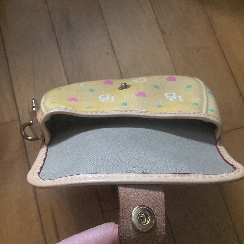 Dooney and Bourke pouch/wristlet vintage y2k - Picture 3 of 3